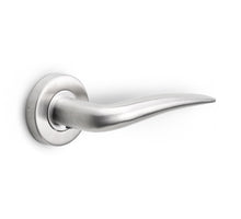 Formani BASICS LB20 massieve deurkruk gev.op rozet rvs PR